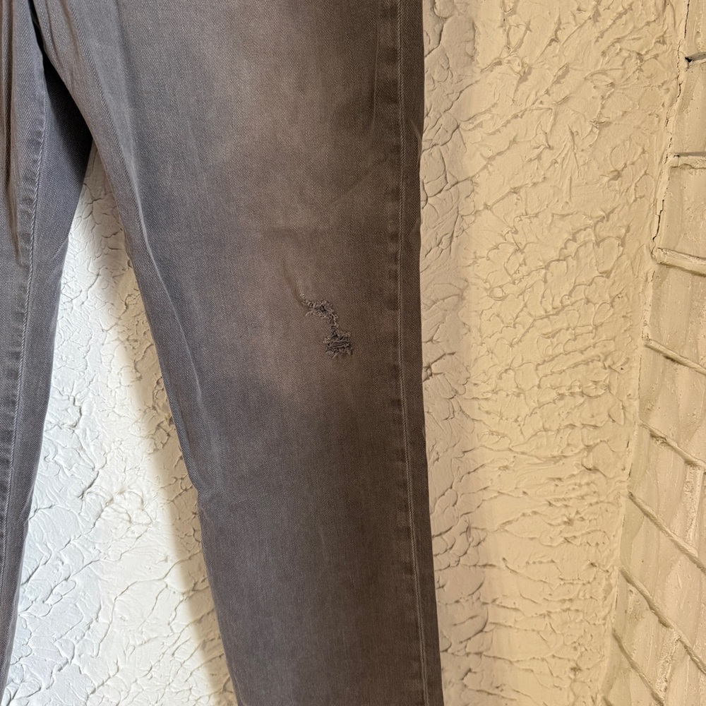 Pilcro Women’s Charcoal Relaxed Jeans - Picture 4 of 10